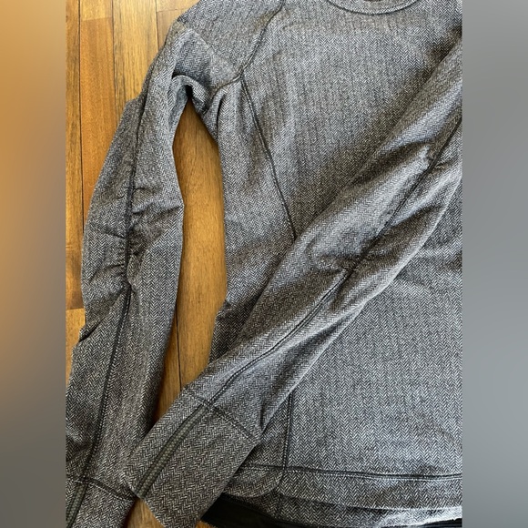 Lululemon long sleeve sweater gray herringbone size 8 - Picture 4 of 8